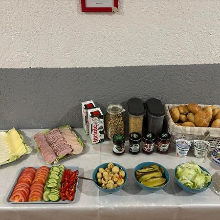 Flyfly Hostel , Darmowy Parking , Rezerwuj Przez Urzadzenia Mobilne -10 Procent ヴロツワフ エクステリア 写真