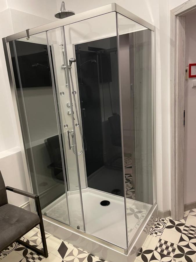 Flyfly Hostel , Darmowy Parking , Rezerwuj Przez Urzadzenia Mobilne -10 Procent ヴロツワフ エクステリア 写真