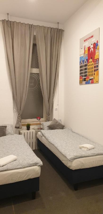 Flyfly Hostel , Darmowy Parking , Rezerwuj Przez Urzadzenia Mobilne -10 Procent ヴロツワフ エクステリア 写真