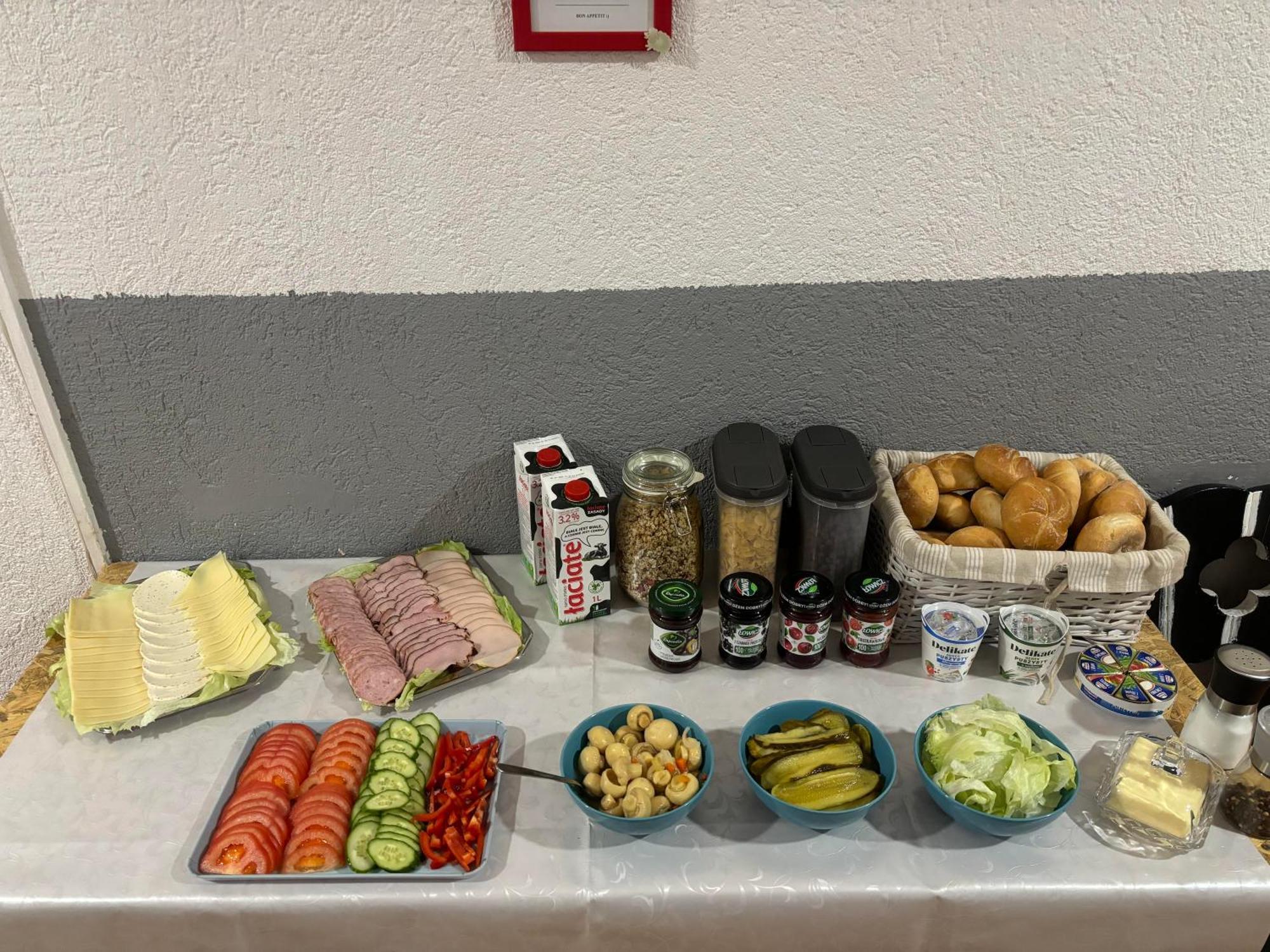 Flyfly Hostel , Darmowy Parking , Rezerwuj Przez Urzadzenia Mobilne -10 Procent ヴロツワフ エクステリア 写真