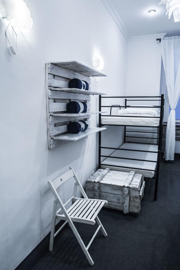 Flyfly Hostel , Darmowy Parking , Rezerwuj Przez Urzadzenia Mobilne -10 Procent ヴロツワフ エクステリア 写真