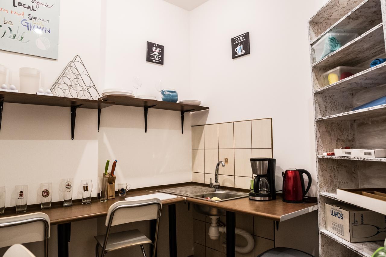 Flyfly Hostel , Darmowy Parking , Rezerwuj Przez Urzadzenia Mobilne -10 Procent ヴロツワフ エクステリア 写真