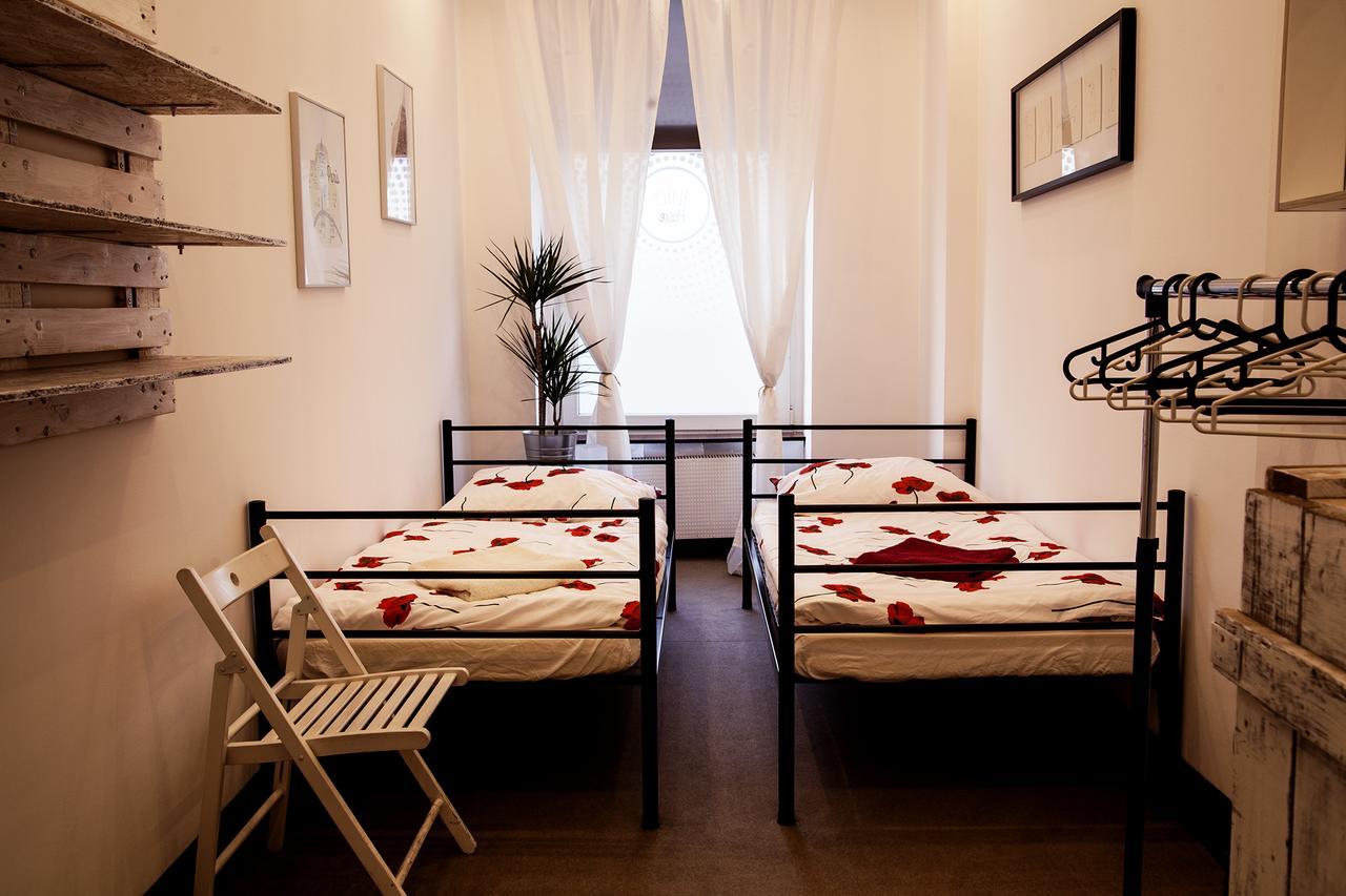 Flyfly Hostel , Darmowy Parking , Rezerwuj Przez Urzadzenia Mobilne -10 Procent ヴロツワフ エクステリア 写真