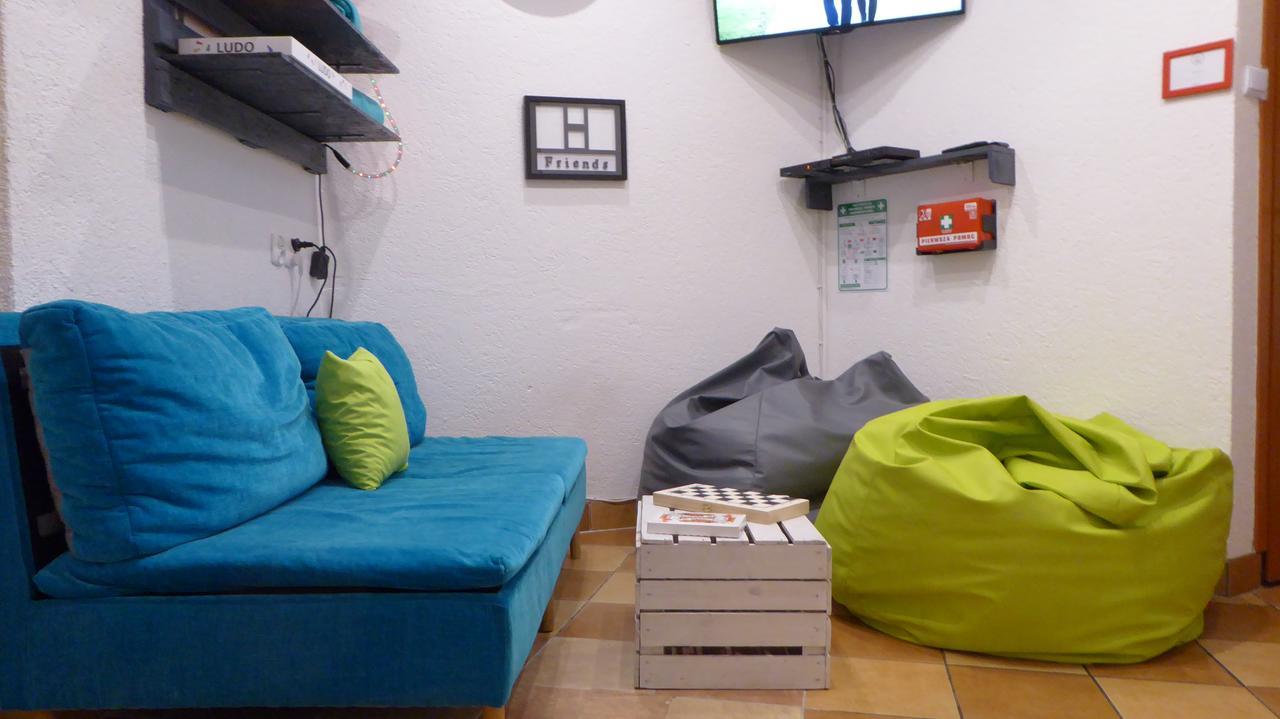 Flyfly Hostel , Darmowy Parking , Rezerwuj Przez Urzadzenia Mobilne -10 Procent ヴロツワフ エクステリア 写真