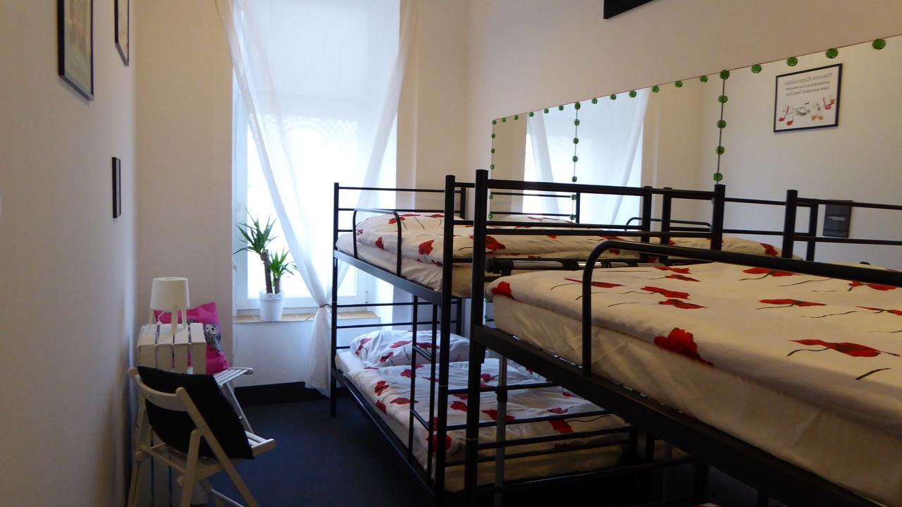 Flyfly Hostel , Darmowy Parking , Rezerwuj Przez Urzadzenia Mobilne -10 Procent ヴロツワフ エクステリア 写真