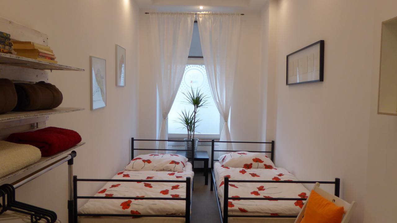 Flyfly Hostel , Darmowy Parking , Rezerwuj Przez Urzadzenia Mobilne -10 Procent ヴロツワフ エクステリア 写真