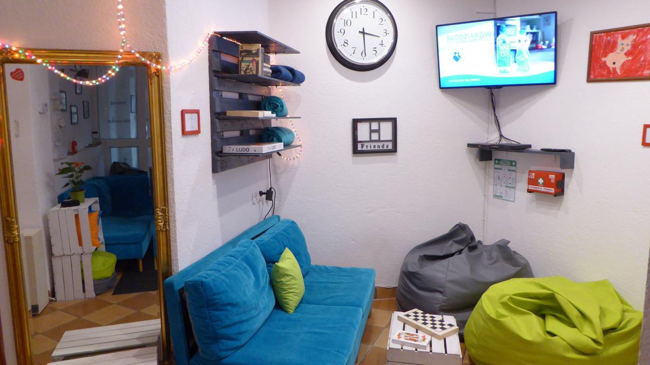 Flyfly Hostel , Darmowy Parking , Rezerwuj Przez Urzadzenia Mobilne -10 Procent ヴロツワフ エクステリア 写真